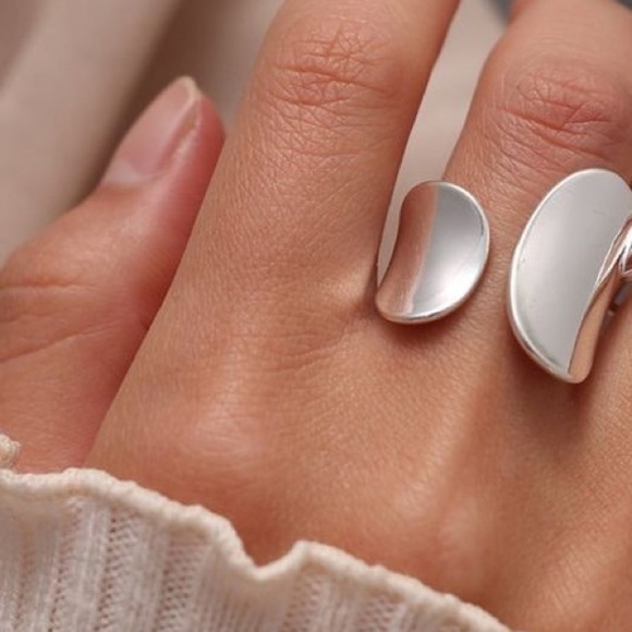 Jewelry - Minimalist Chic Design Adjustable Ring